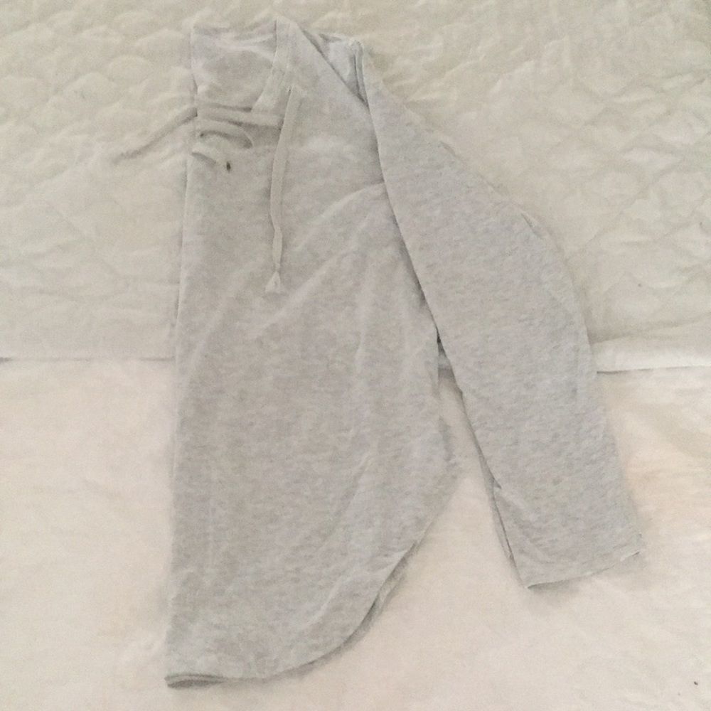 NEW Gray long sleeve tie in the front top